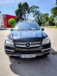 Mercedes-Benz GL 350 (3 foto / 14)