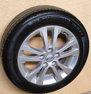 Оригинальные диски Kia R16 (3 фото из 6)