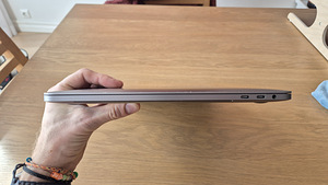 MacBook Pro 15" (2018) (4 фото из 10)