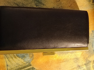 HARROD MUSTA NAHKALOMPAKKO (3 valokuva sivusta 3)