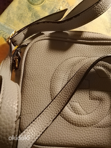 GUCCI HOPEAN VÄRINEN OLKALAUKKU