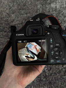 Canon EOS 2000D / E2000D (4 фото из 10)