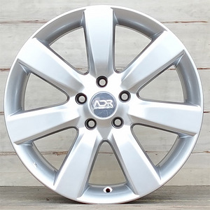 R17 Z881 HS Hyper silver 17x7 5x108 (1 foto / 1)