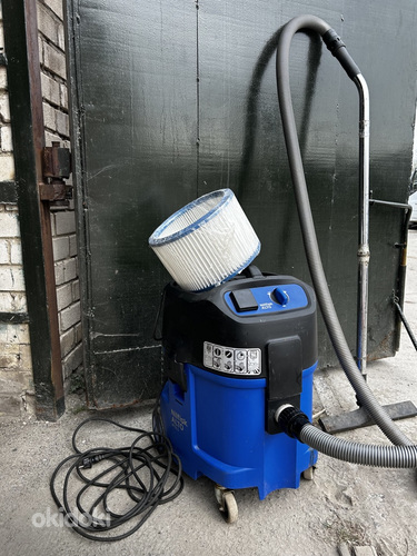 Nilfisk ALTO ATTIX 560-21 XC Professional Wet/Dry Vacuum