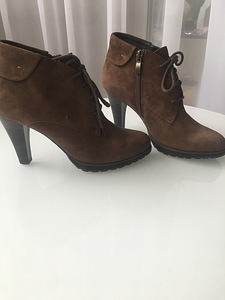 Продам новые ботильоны (1 фото из 2)