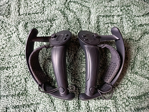 Комплект виртуальной реальности Valve Index (4 фото из 5)
