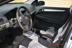 Opel Astra 1.6 85kW, 2009 г. (7 фото из 9)
