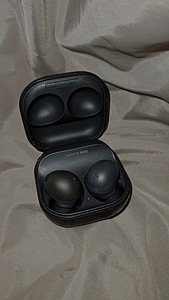 Беспроводные наушники Samsung Buds2 Pro (2 фото из 2)