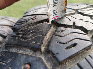 Naastrehvid Dunlop SP Arctic 185/65 R15 4mm (7 foto / 8)