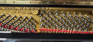Pianiino Steinway & Sons V 125 (3 foto / 6)