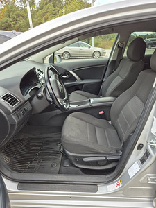 Toyota Avensis 2012 LPG BI XENON (9 foto / 10)