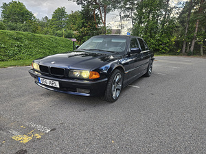 BMW 728i E38 на обмен (5 фото из 5)
