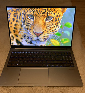 Asus Zenbook 15" 1tb ssd, 16gb ram (2 foto / 5)