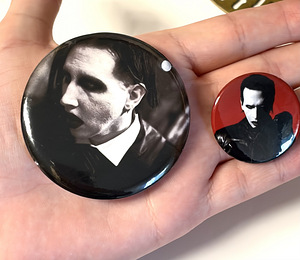 MARILYN MANSON PINS 2ps (5 foto / 5)