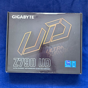 Материнская плата Gigabyte Z790UD (3 фото из 3)