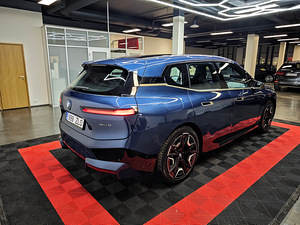 BMW IX XDRIVE 40 SPORT 2022 (4 фото из 15)
