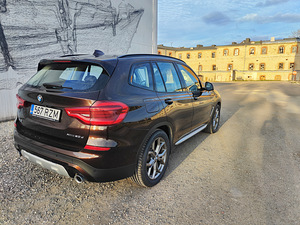Продается BMW X3 xDrive 20d (7 фото из 10)