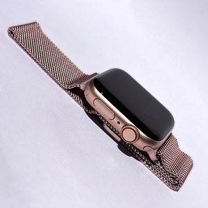 Apple Watch SE (1-го поколения) 40 мм GPS Rose Gold + миланский ремешок (3 фото из 7)