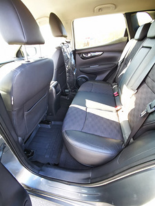Nissan Qashqai (9 foto / 10)