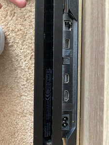 PlayStation 4 Pro 1TB (4 foto / 10)