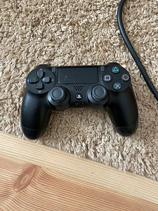 PlayStation 4 Pro 1TB (10 foto / 10)