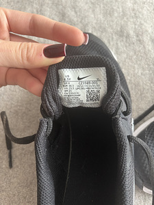 Кроссовки Nike (3 фото из 3)
