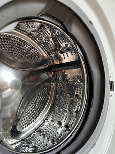 Pesumasin LG Direct Drive 6.5kg (F0J5WN3W) (5 foto / 10)