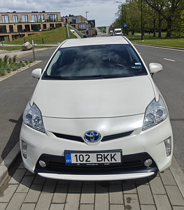 Toyota Prius 1.8 hybrid 2013,168000km (2 foto / 12)