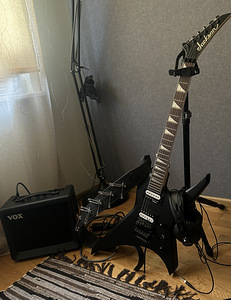 JACKSON WARRIOR ЭЛ. ГИТАРА, VOX VX15-GT (1 фото из 3)