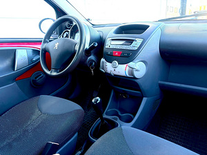 Peugeot 107 (8 foto / 14)
