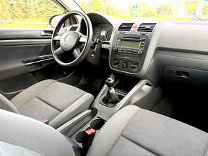 Volkswagen Golf 5 (8 foto / 15)