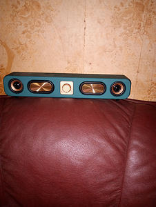 Kõlar 2+2 Bass ja kõrged koos raadioga. 2× 5w. USB (1 foto / 3)