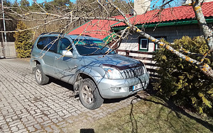 Toyota LC 2004. (1 foto / 3)