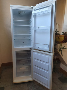 Холодильник Samsung (2 фото из 3)