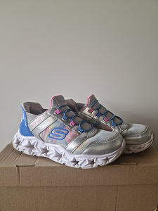 Tossud Skechers s.35 (1 foto / 3)