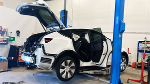 Etsimme Autoasentaja/ Autosähkökorjaamoon (2 valokuva sivusta 2)