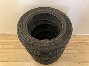 235/60 R18 Michelin Pilot Sport 4 SUV 107V XL (1 foto / 8)