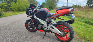 APRILIA RSV 1000 (3 foto / 5)