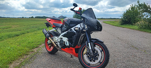 APRILIA RSV 1000 (5 foto / 5)