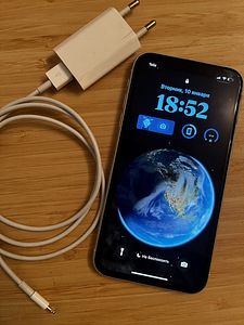 iPhone XR 64 ГБ (1 фото из 3)