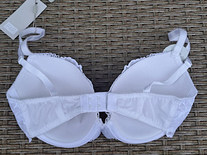 UUS F&F rinnahoidja, suurus: 70D (UK- 32D) (6 foto / 6)