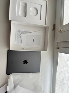 iPad 9th generation MK2K3HC/A 64gb MÜÜN ODAVALT (3 foto / 6)