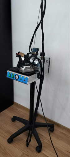 Professionaalne aurugeneraator triikrauaga Battistella Vapor