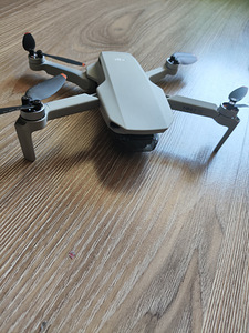 Сломанный DJI mini 2se (3 фото из 8)