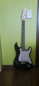 Электрогитара McGrey Stratocaster с чехлом СРОЧНАЯ ПРОДАЖА (1 фото из 4)