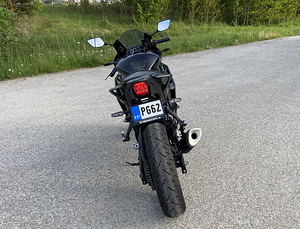 2025 Yamaha R3 (8 фото из 8)