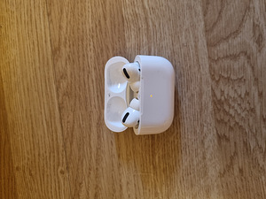 AirPods Pro <koopia> (2 foto / 2)