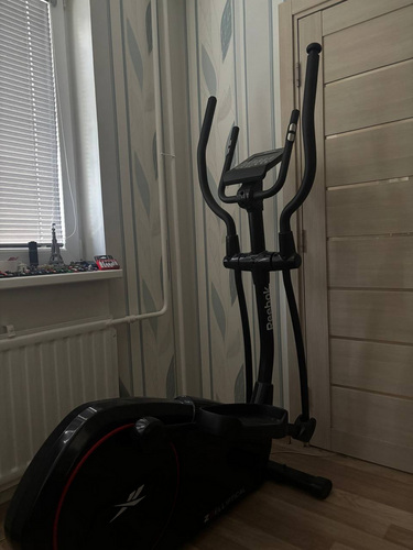 Elliptiline trenažöör Reebok Z9
