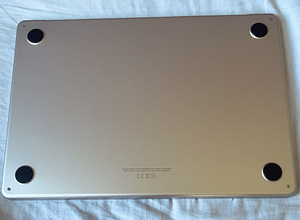 MacBook Air M2 2022, kuldne (5 foto / 10)
