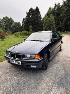 BMW 318i 1992 E36 (1 foto / 15)